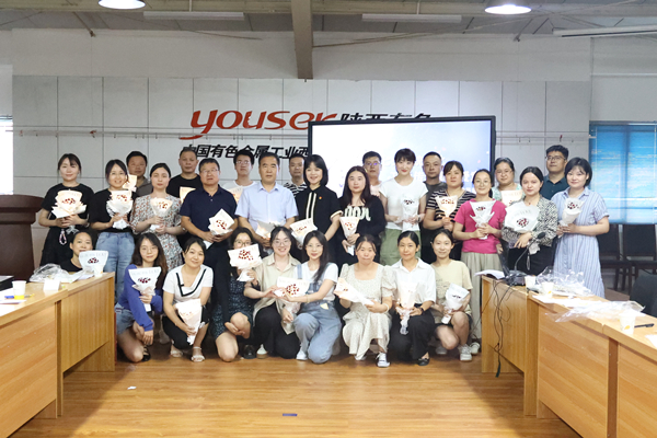  弘揚七夕傳統(tǒng)文化  巧手傳遞濃情愛意  ——公司第五、第六黨支部開展聯(lián)學聯(lián)建主題黨日活動